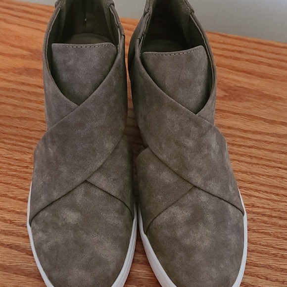 Cute dark tan sandals - Picture 3 of 6